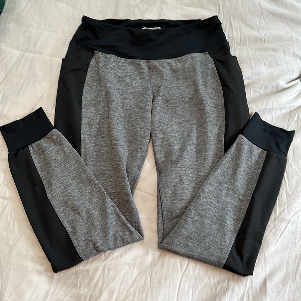 BROOKS Grey Black Side Pocket Joggers size Medium